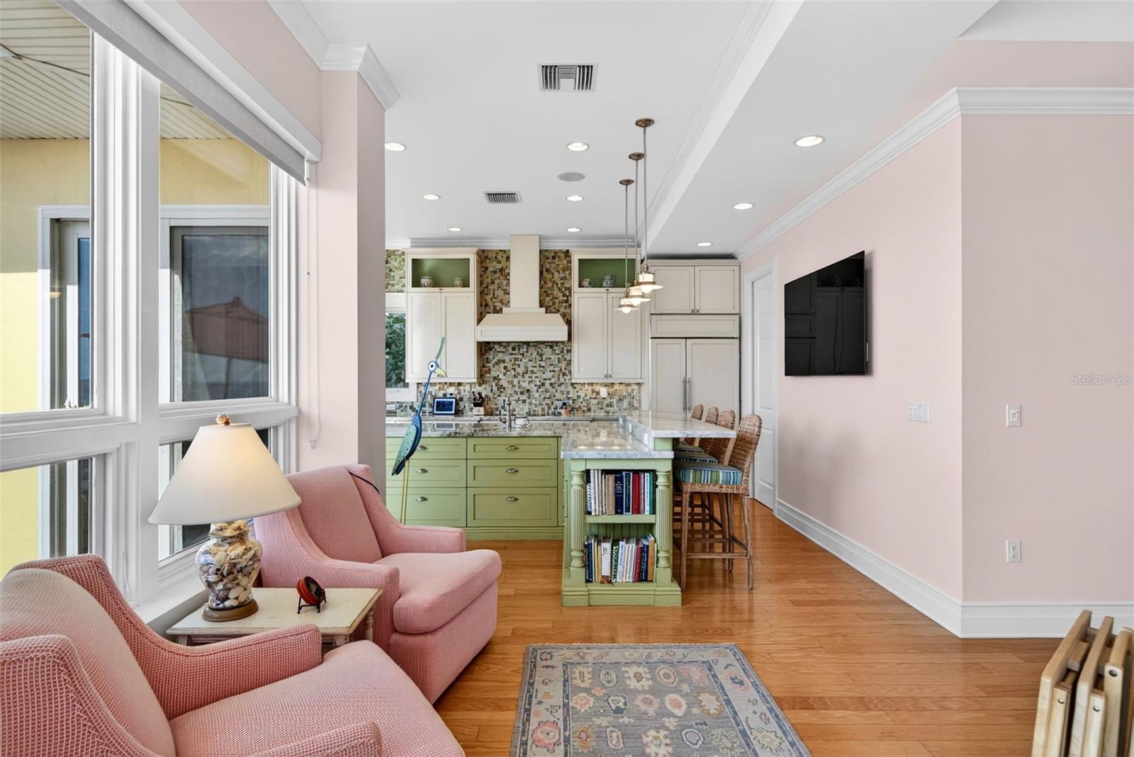 A4676052 Property Photo