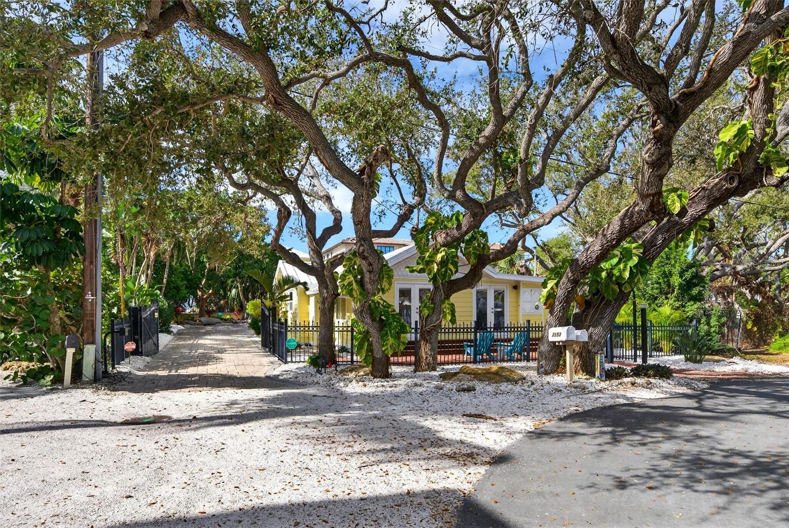 A4676052 Property Photo