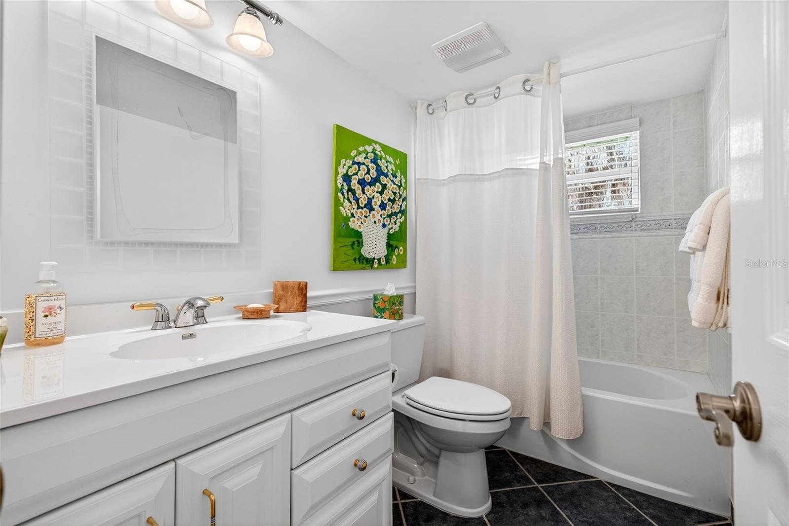 A4676052 Property Photo