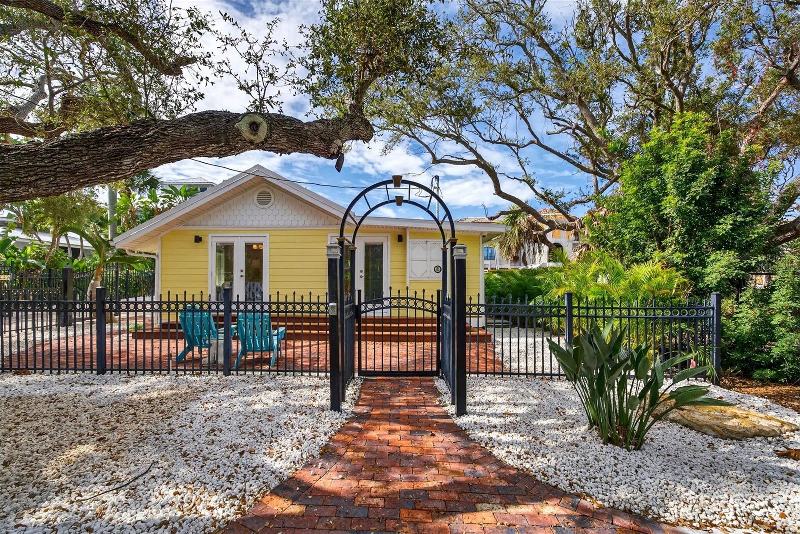 A4676052 Property Photo