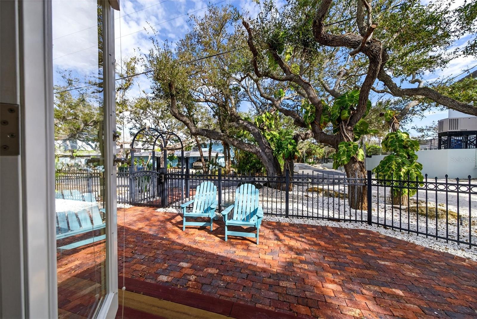 A4676052 Property Photo