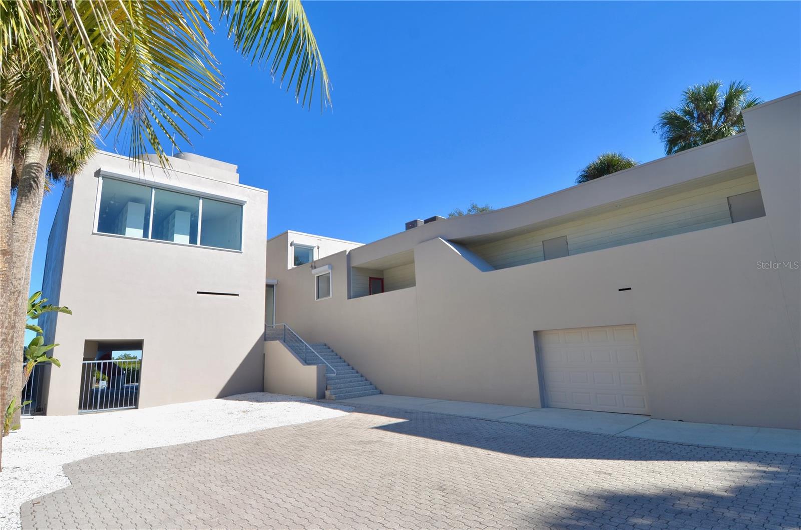 N6142032 Property Photo