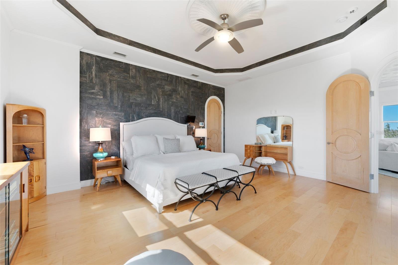 TB8458432 Property Photo