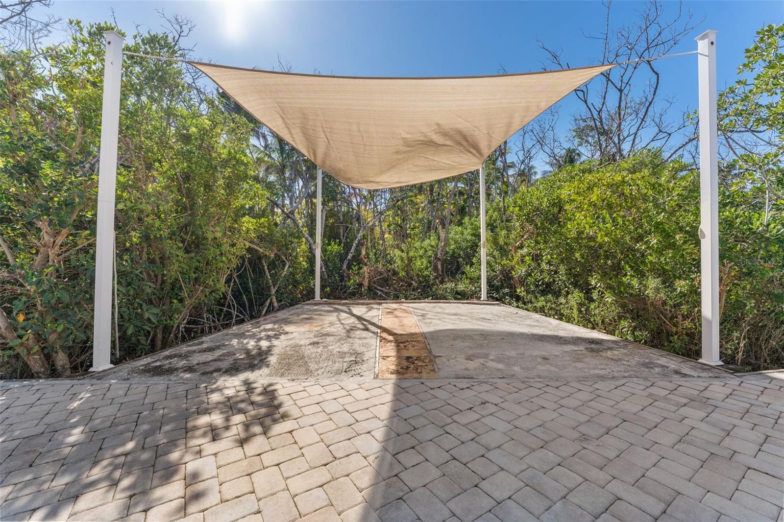 TB8458432 Property Photo