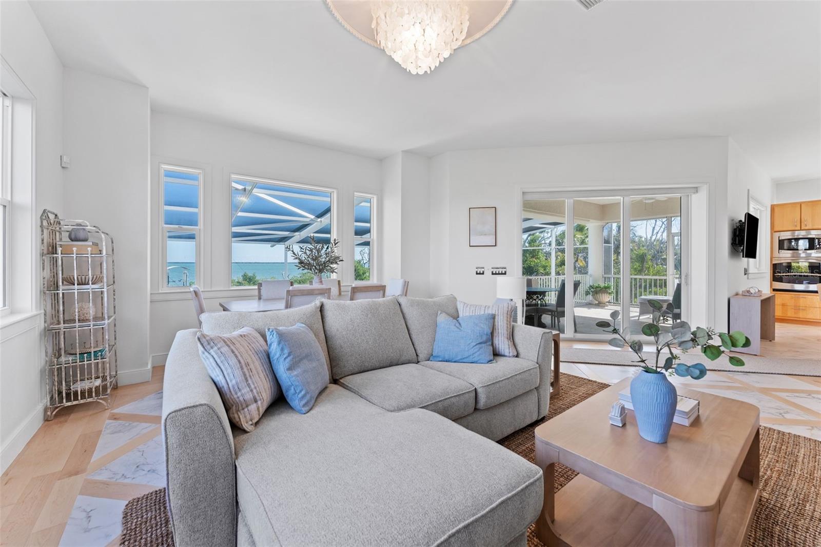 TB8458432 Property Photo