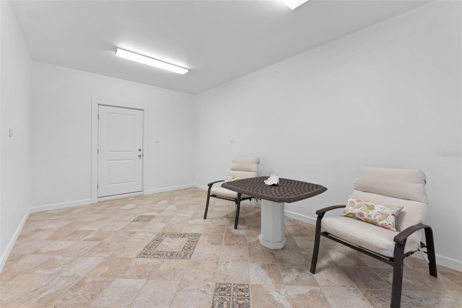 TB8458432 Property Photo