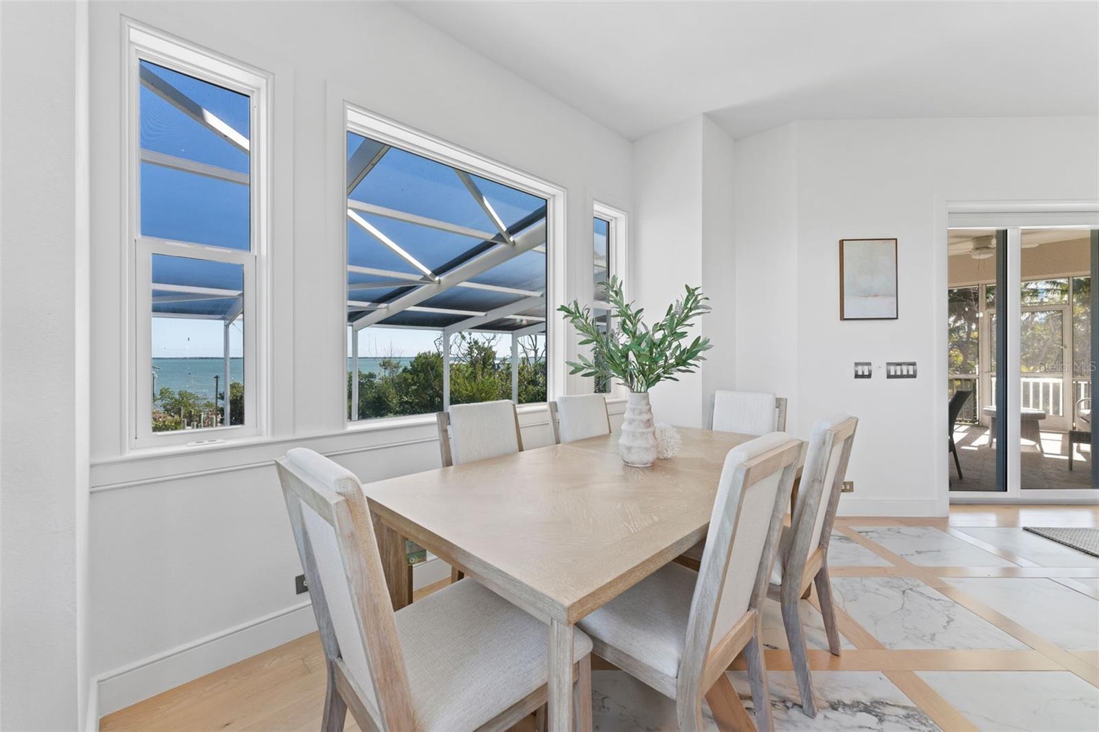 TB8458432 Property Photo