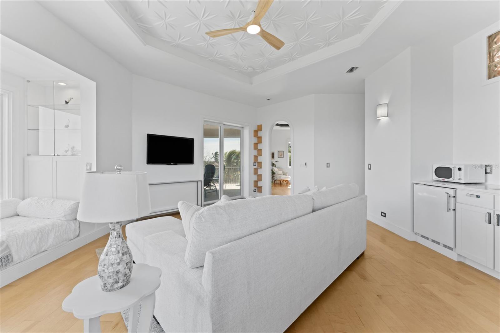 TB8458432 Property Photo