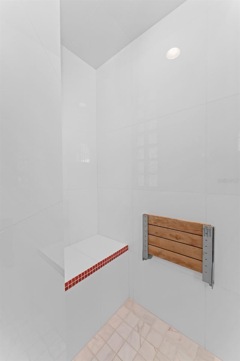 TB8458432 Property Photo