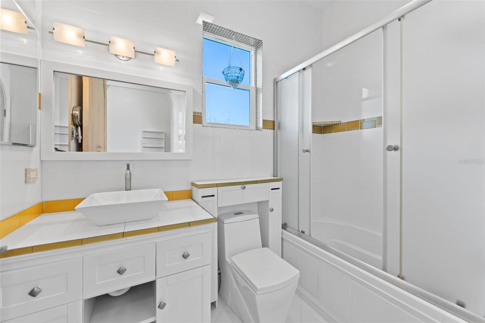 TB8458432 Property Photo