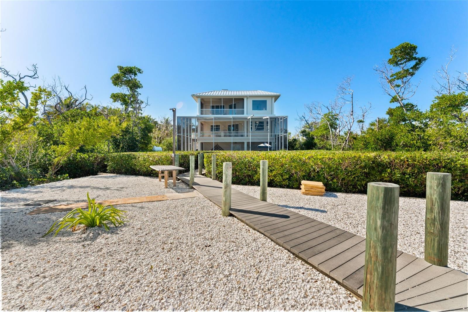 TB8458432 Property Photo