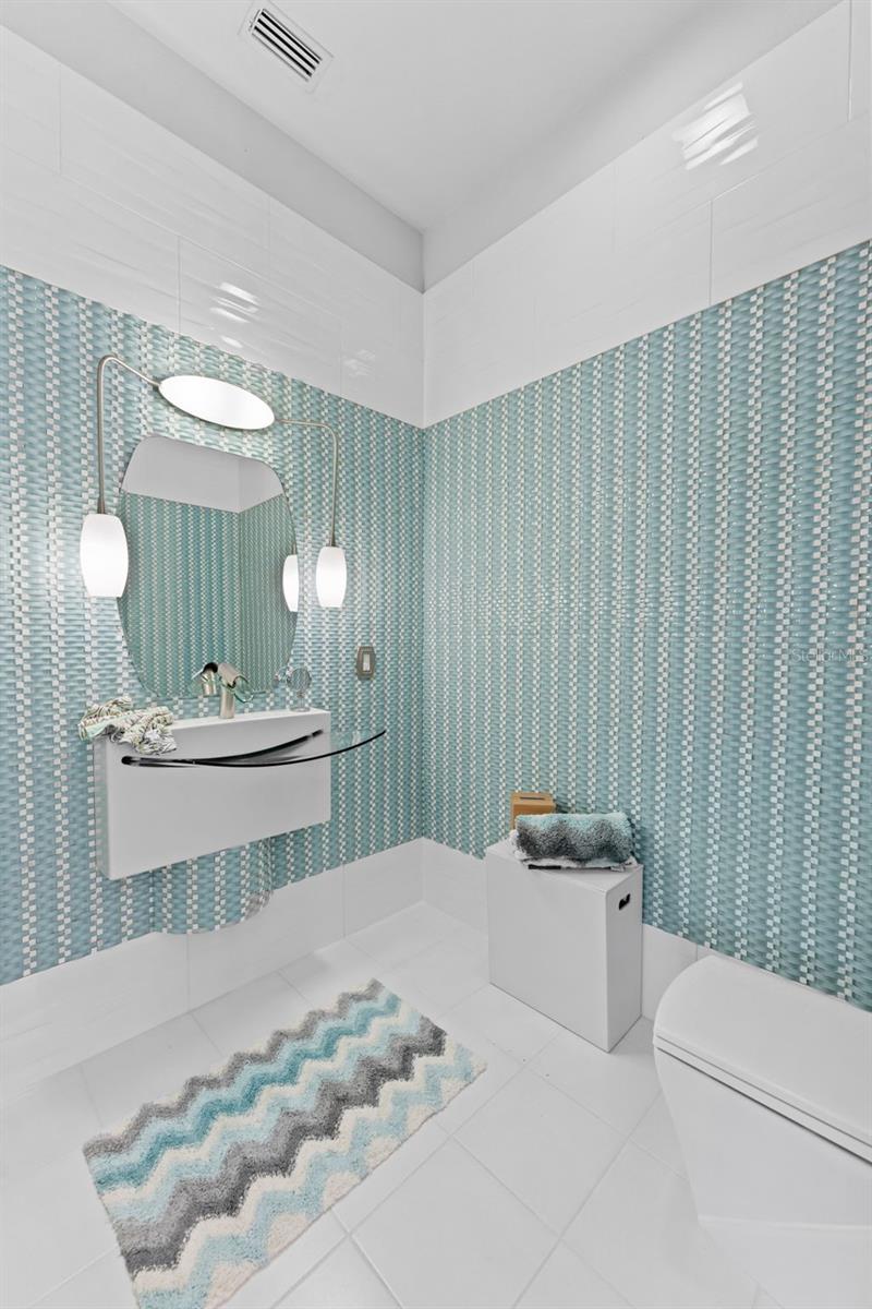 TB8458432 Property Photo