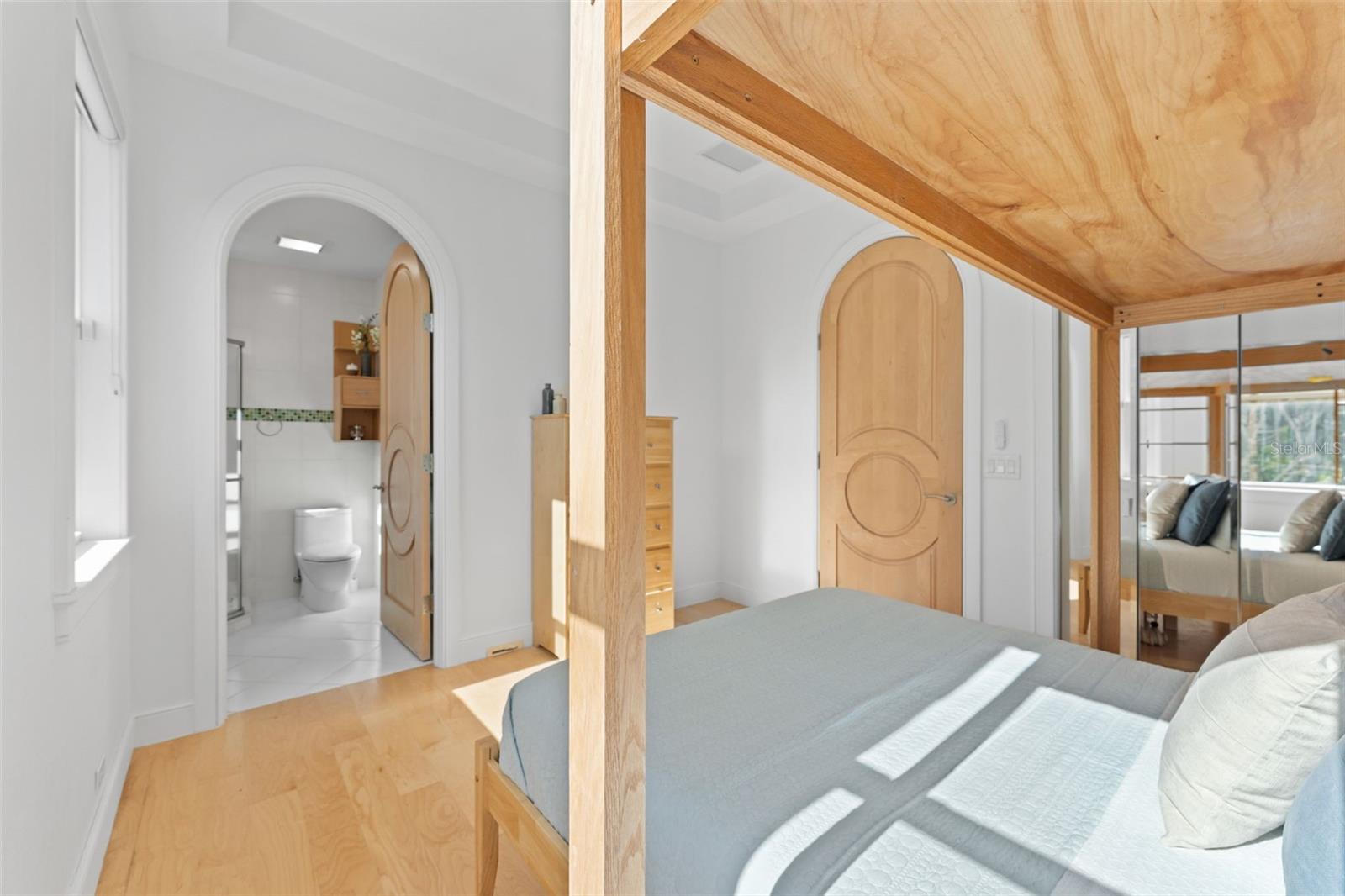 TB8458432 Property Photo