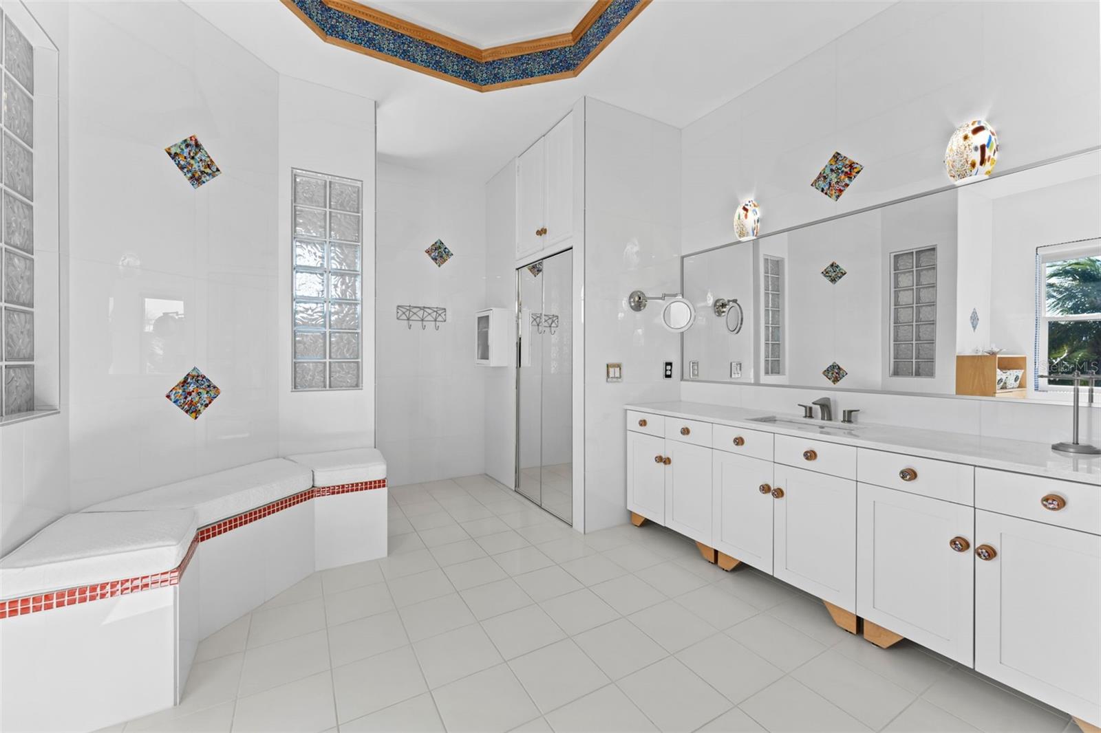 TB8458432 Property Photo