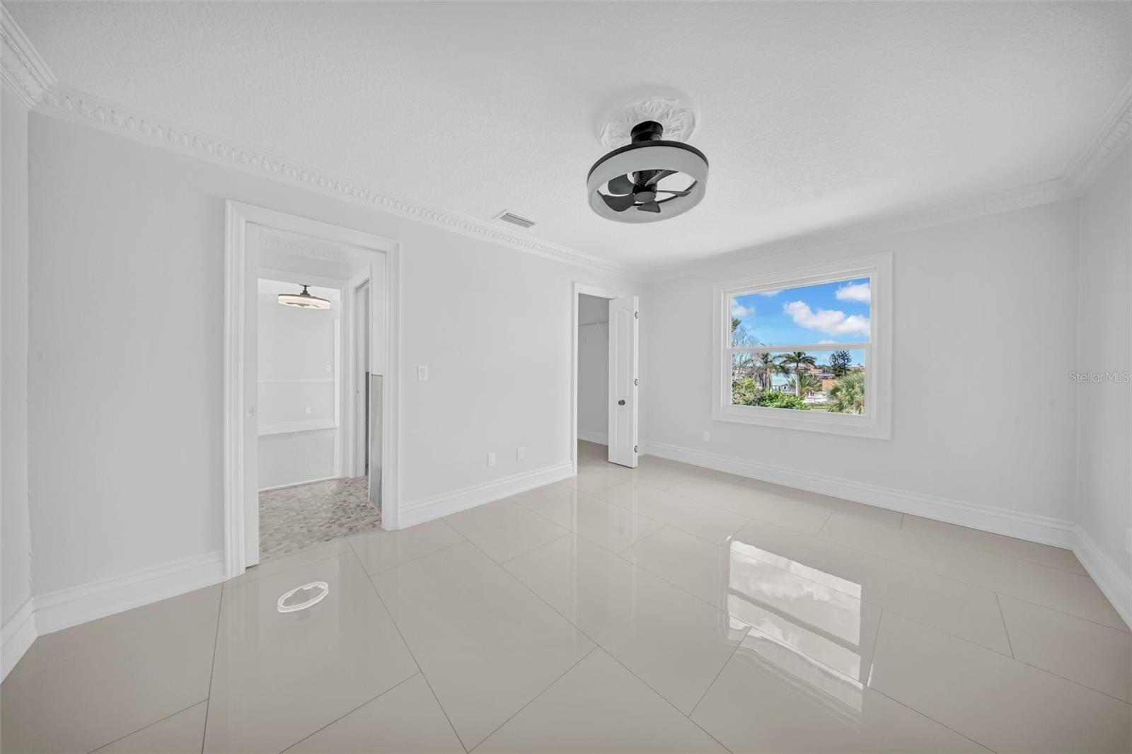 TB8458455 Property Photo