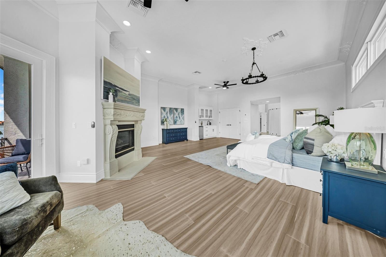 TB8458455 Property Photo