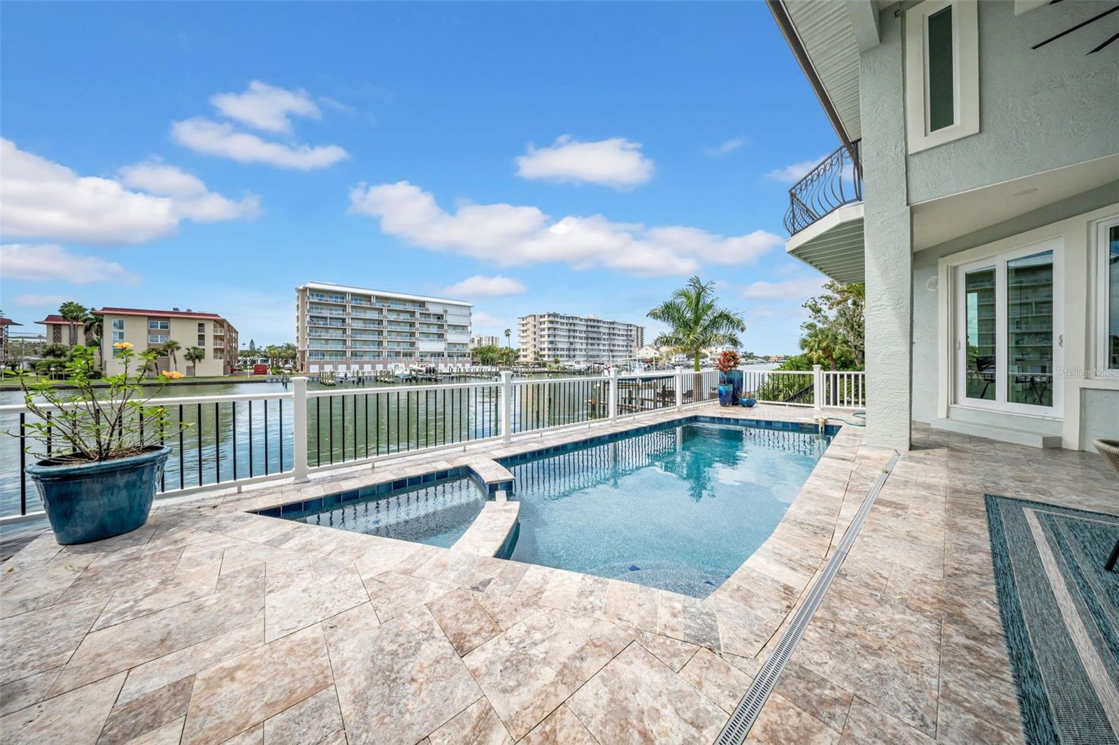 TB8458455 Property Photo