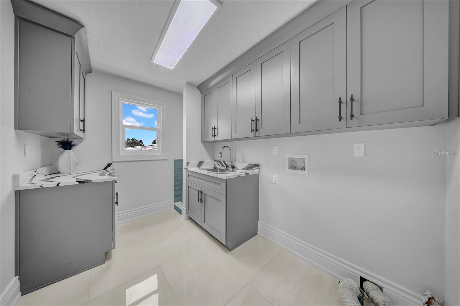 TB8458455 Property Photo