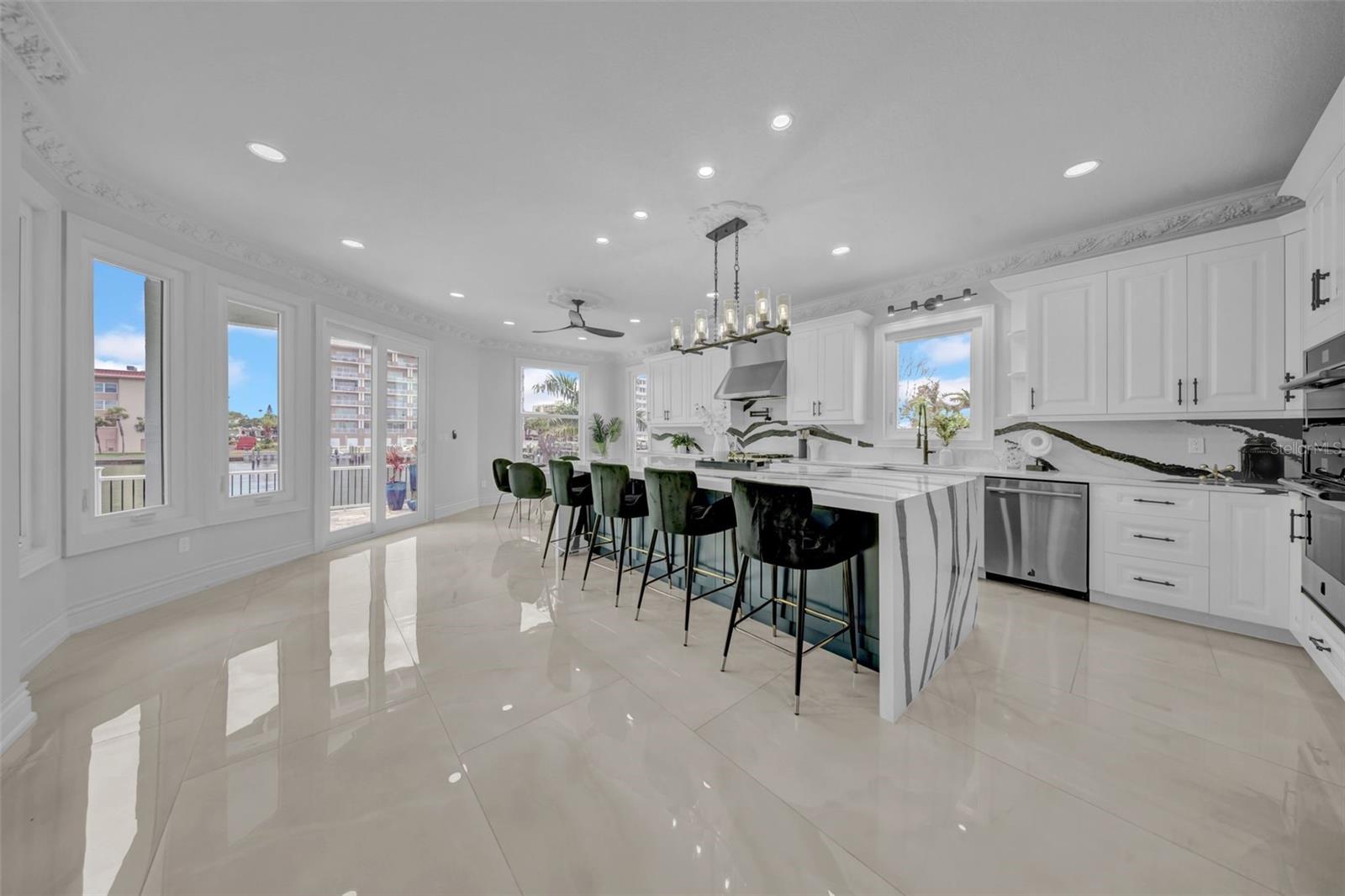 TB8458455 Property Photo