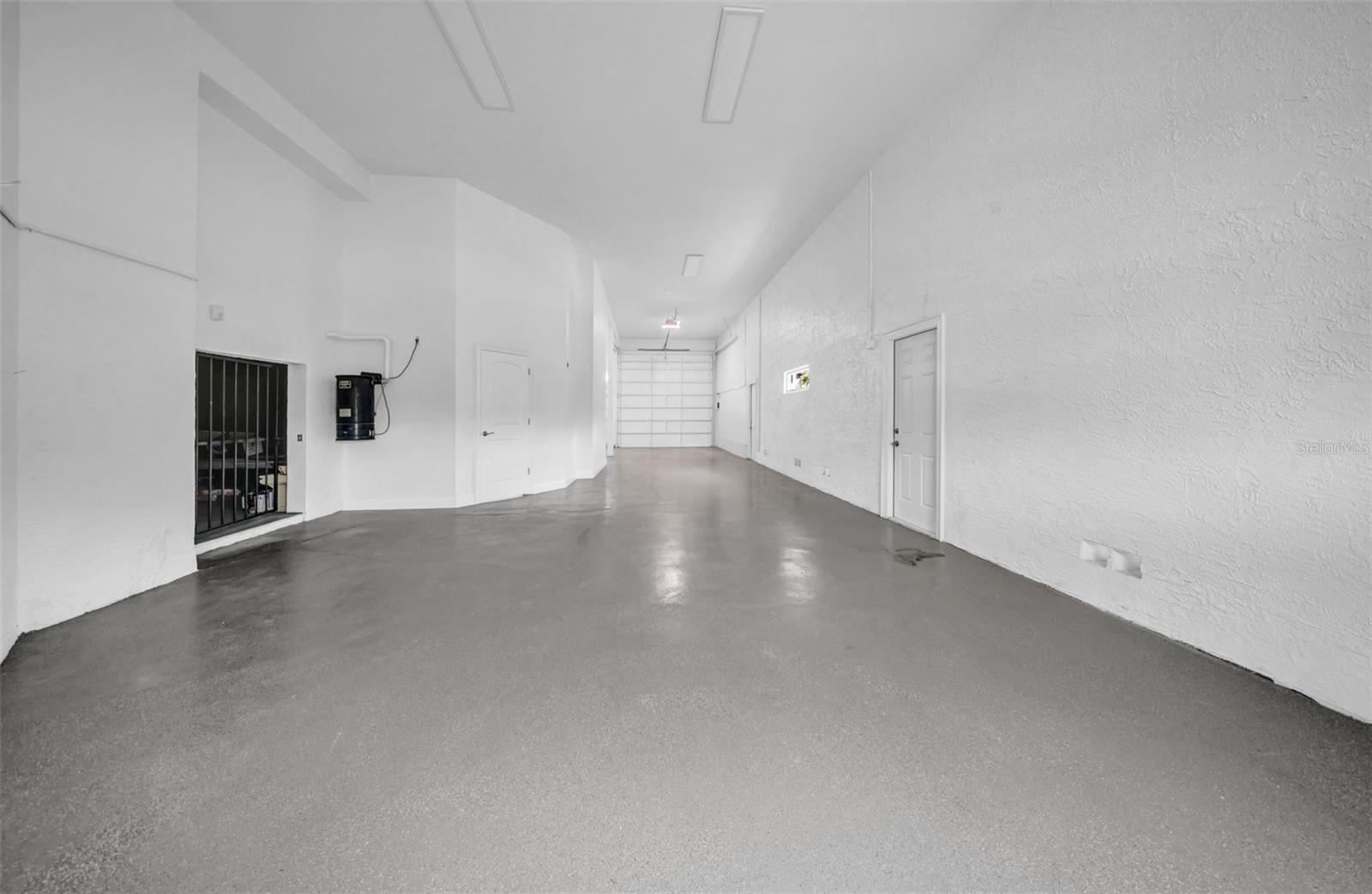 TB8458455 Property Photo