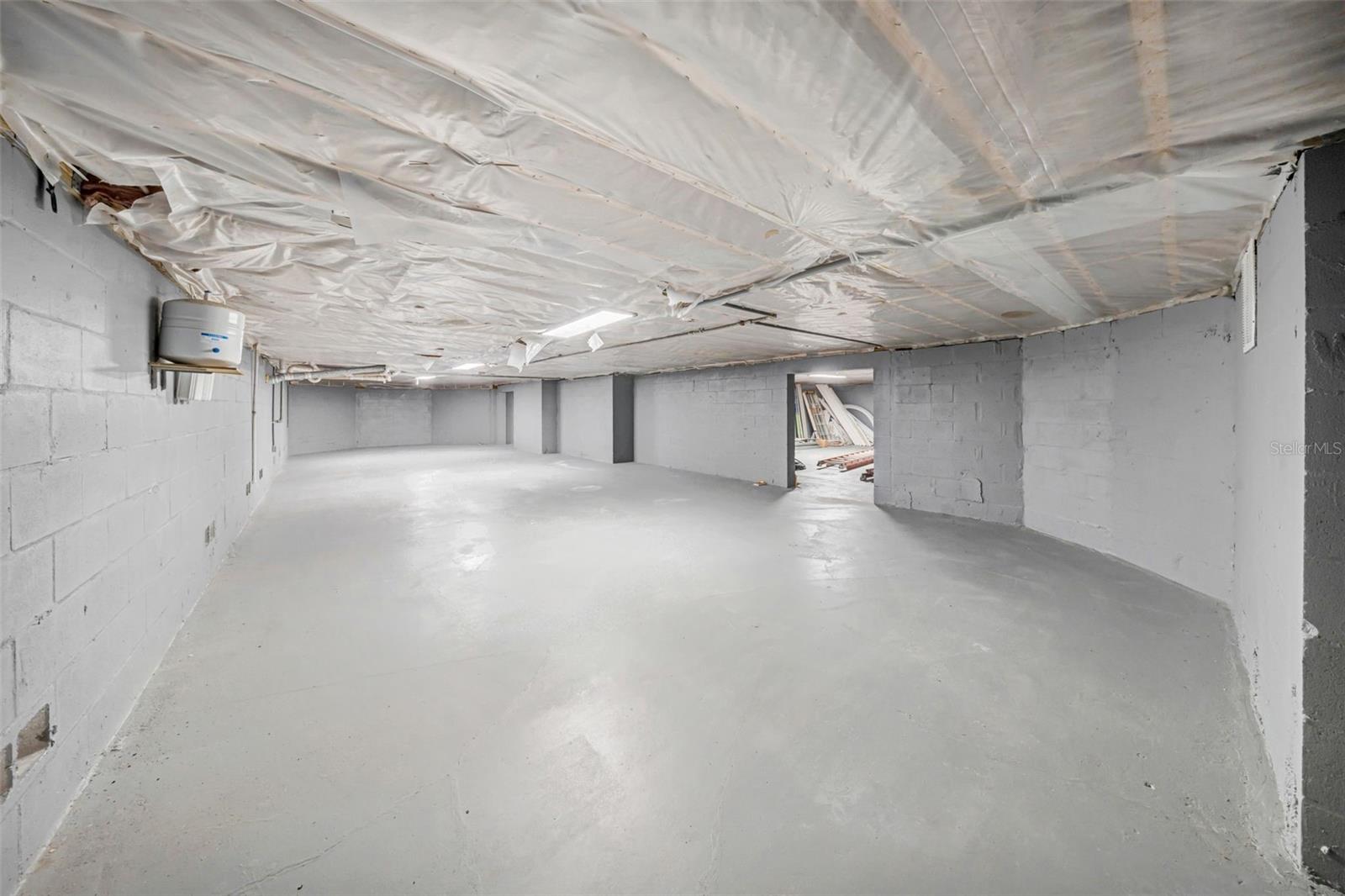 TB8458455 Property Photo