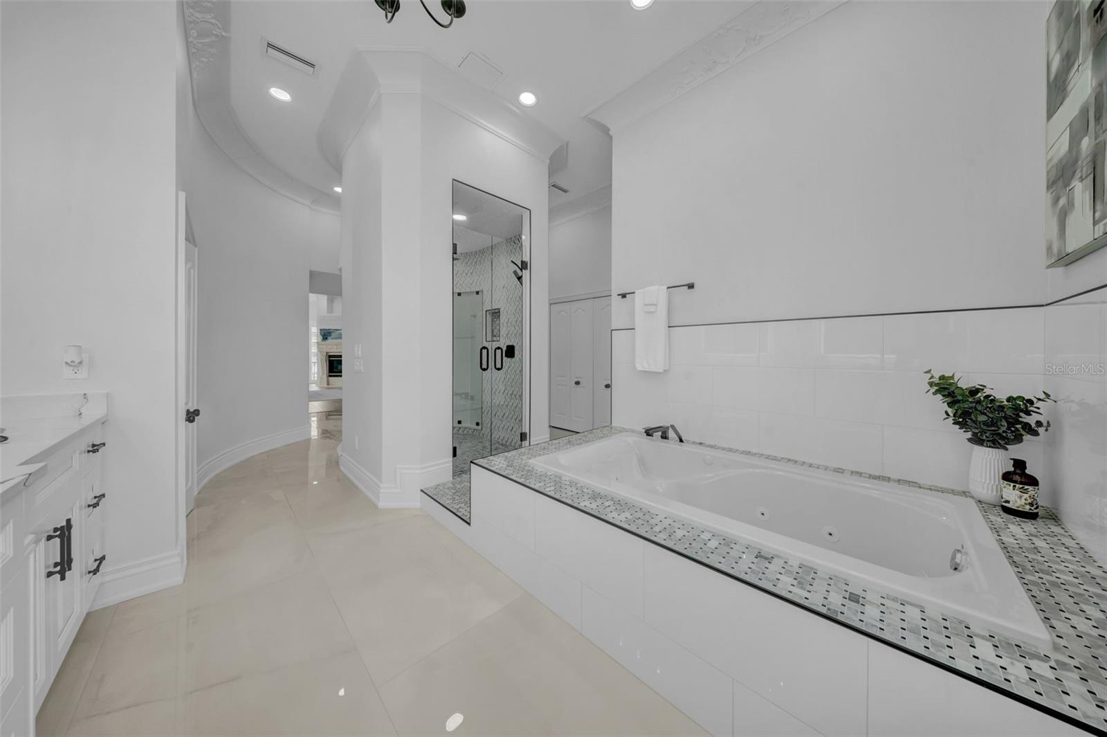 TB8458455 Property Photo