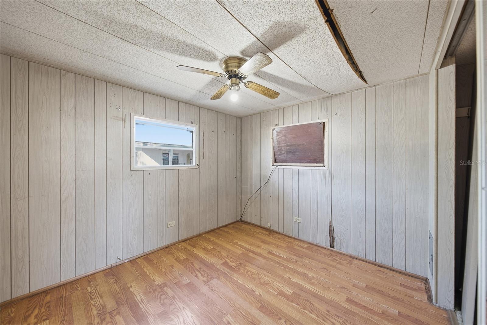 TB8458522 Property Photo