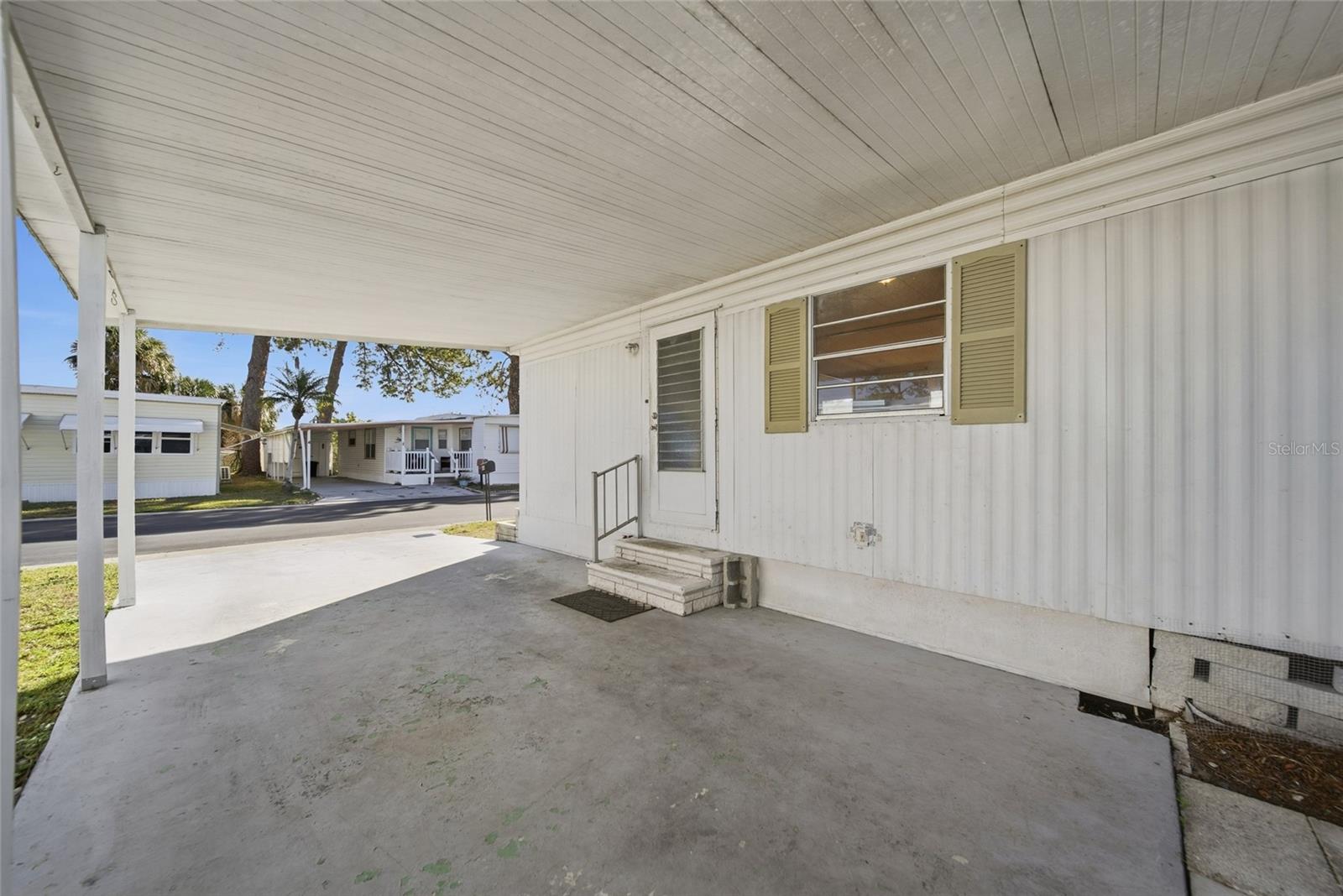 TB8458522 Property Photo