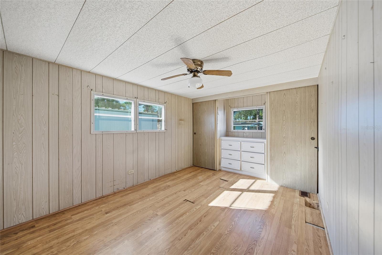 TB8458522 Property Photo