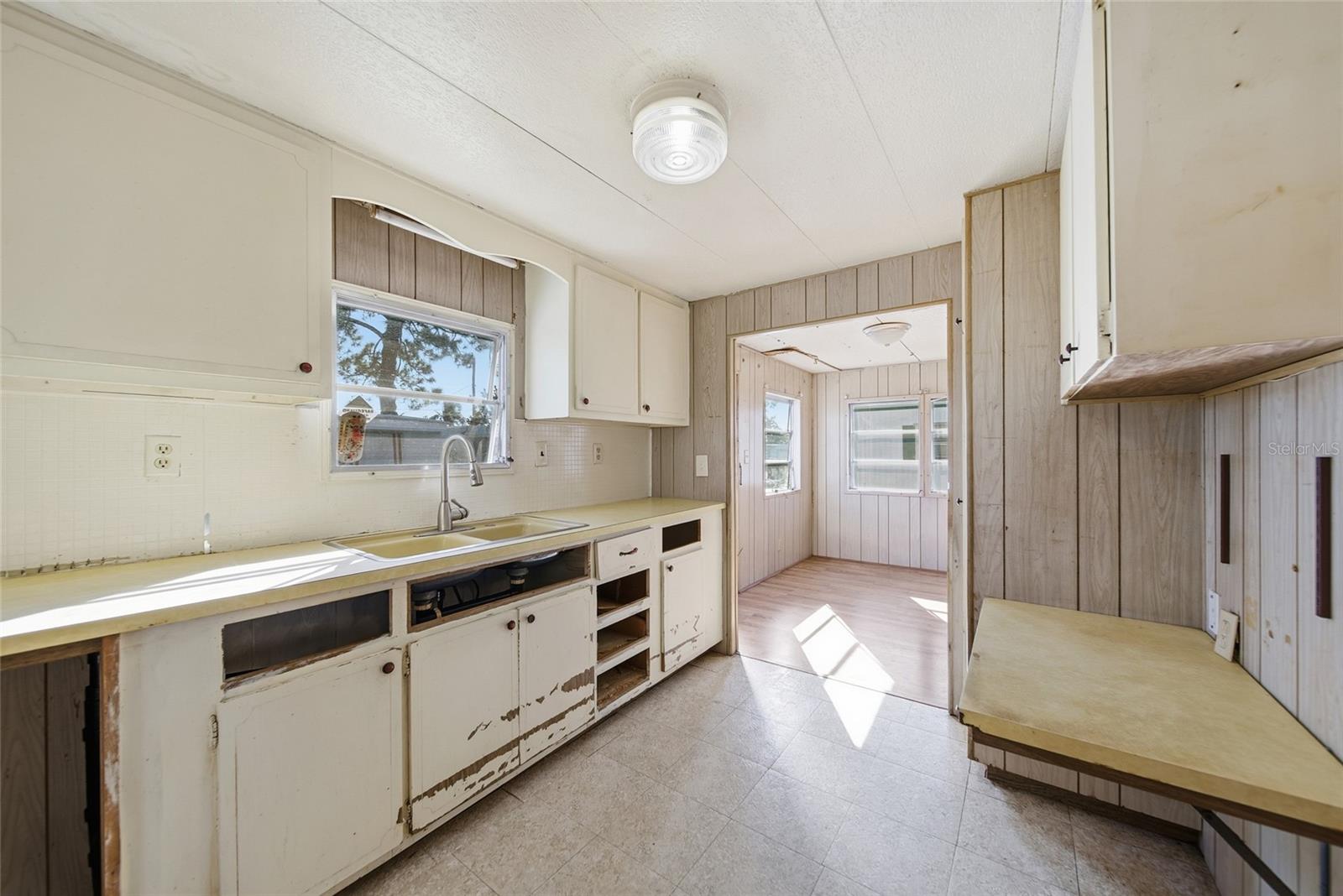 TB8458522 Property Photo