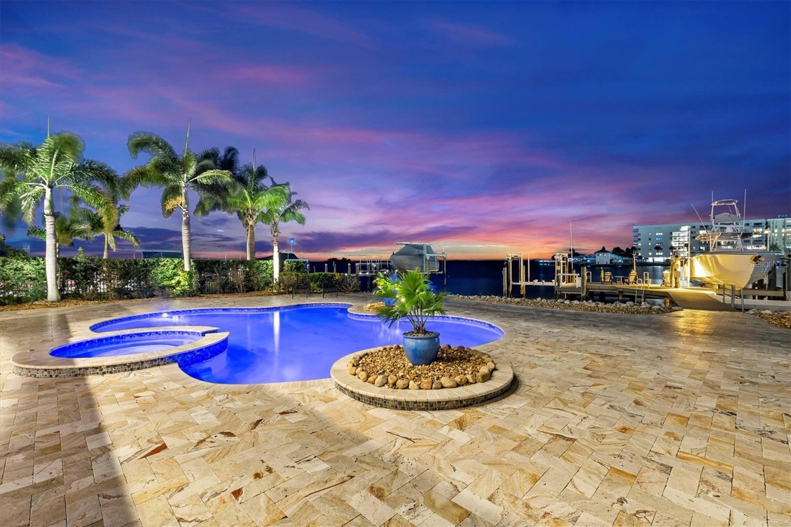 TB8458561 Property Photo