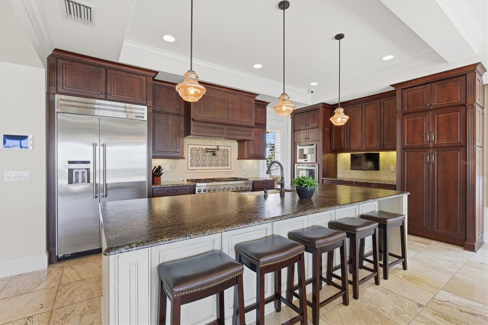 TB8458561 Property Photo