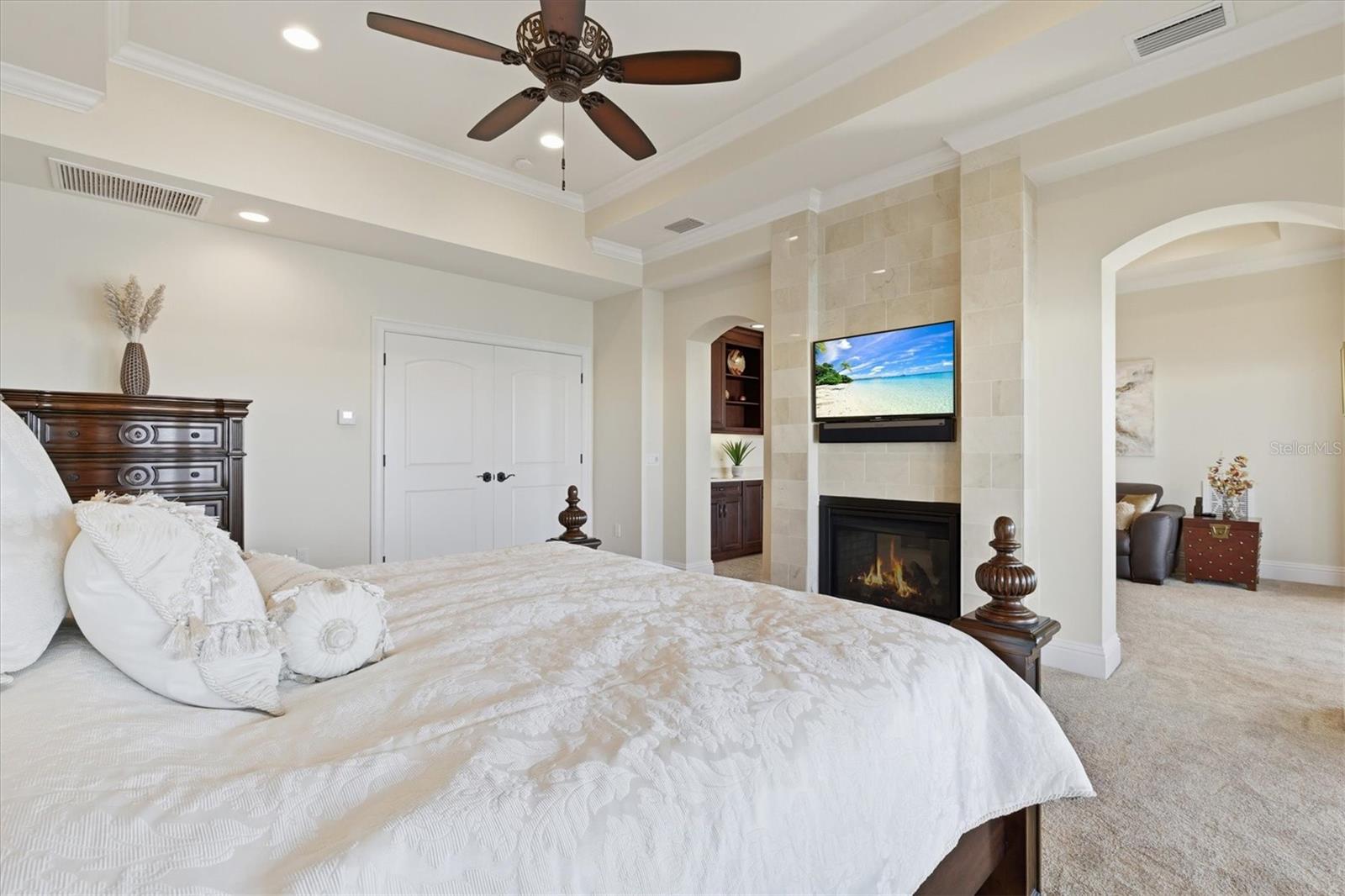 TB8458561 Property Photo