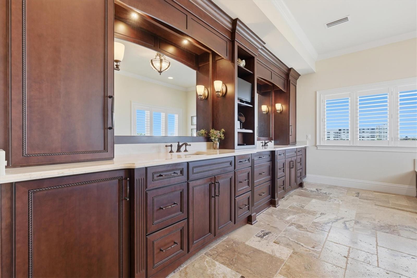 TB8458561 Property Photo