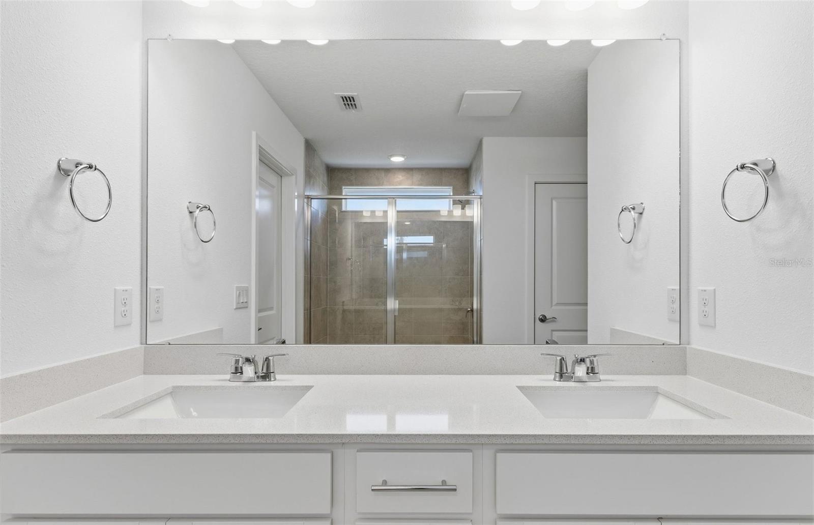 Owner's Bath w/Dual Sinks