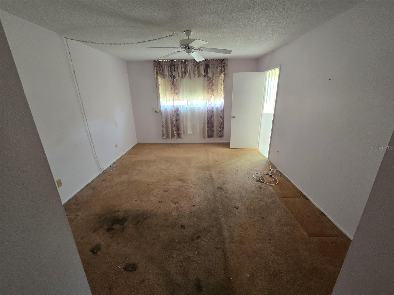 TB8458845 Property Photo