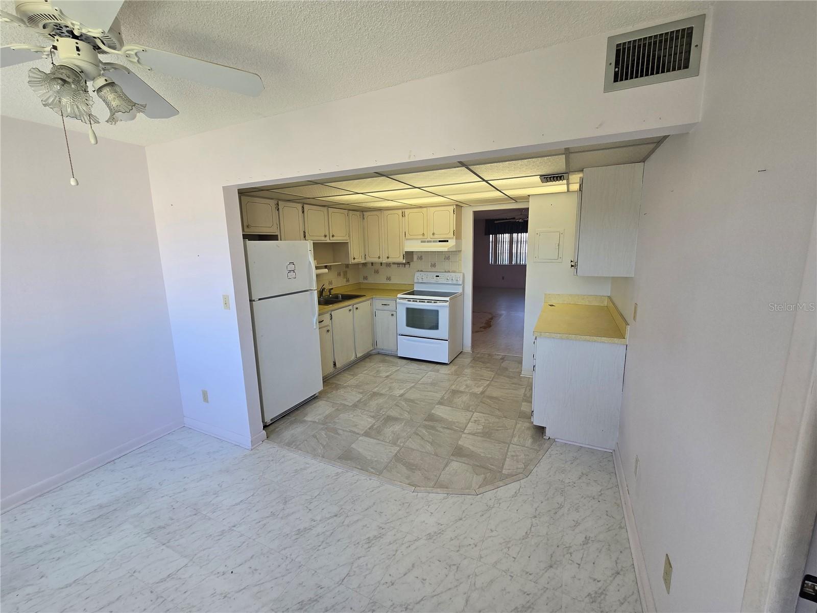 TB8458845 Property Photo