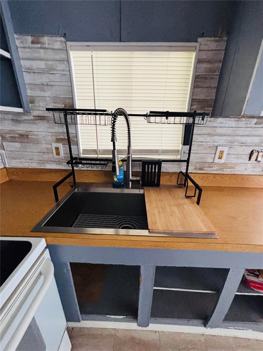 OM715576 Property Photo