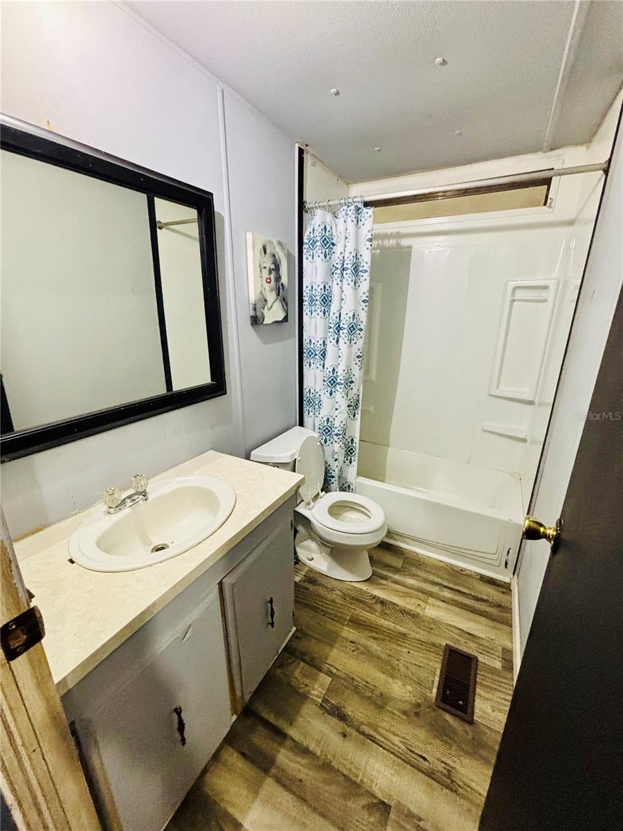 OM715576 Property Photo