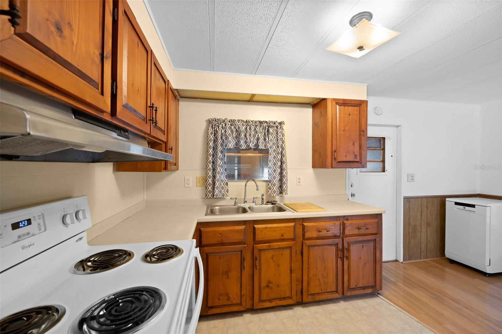 GC536194 Property Photo