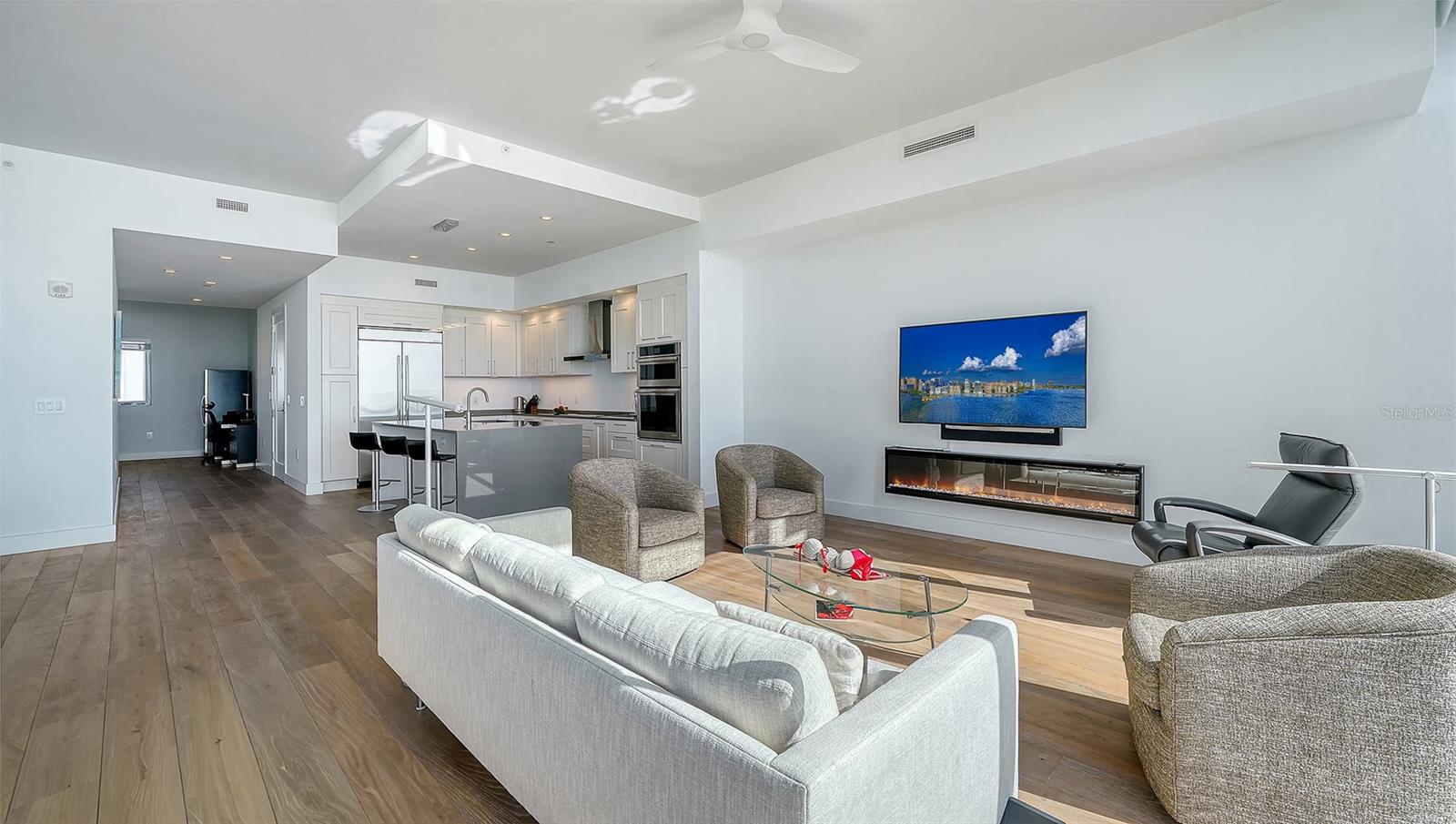 A4676211 Property Photo