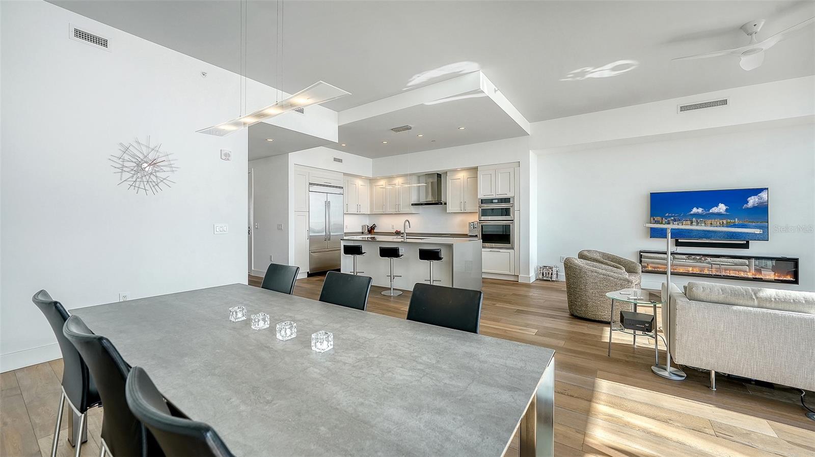 A4676211 Property Photo