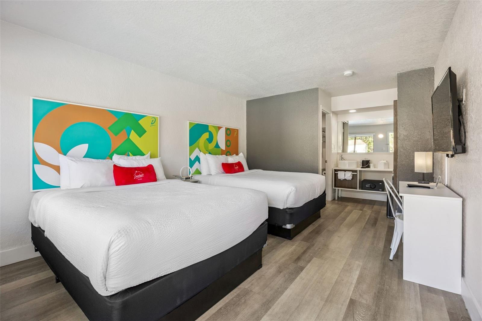 O6369526 Property Photo