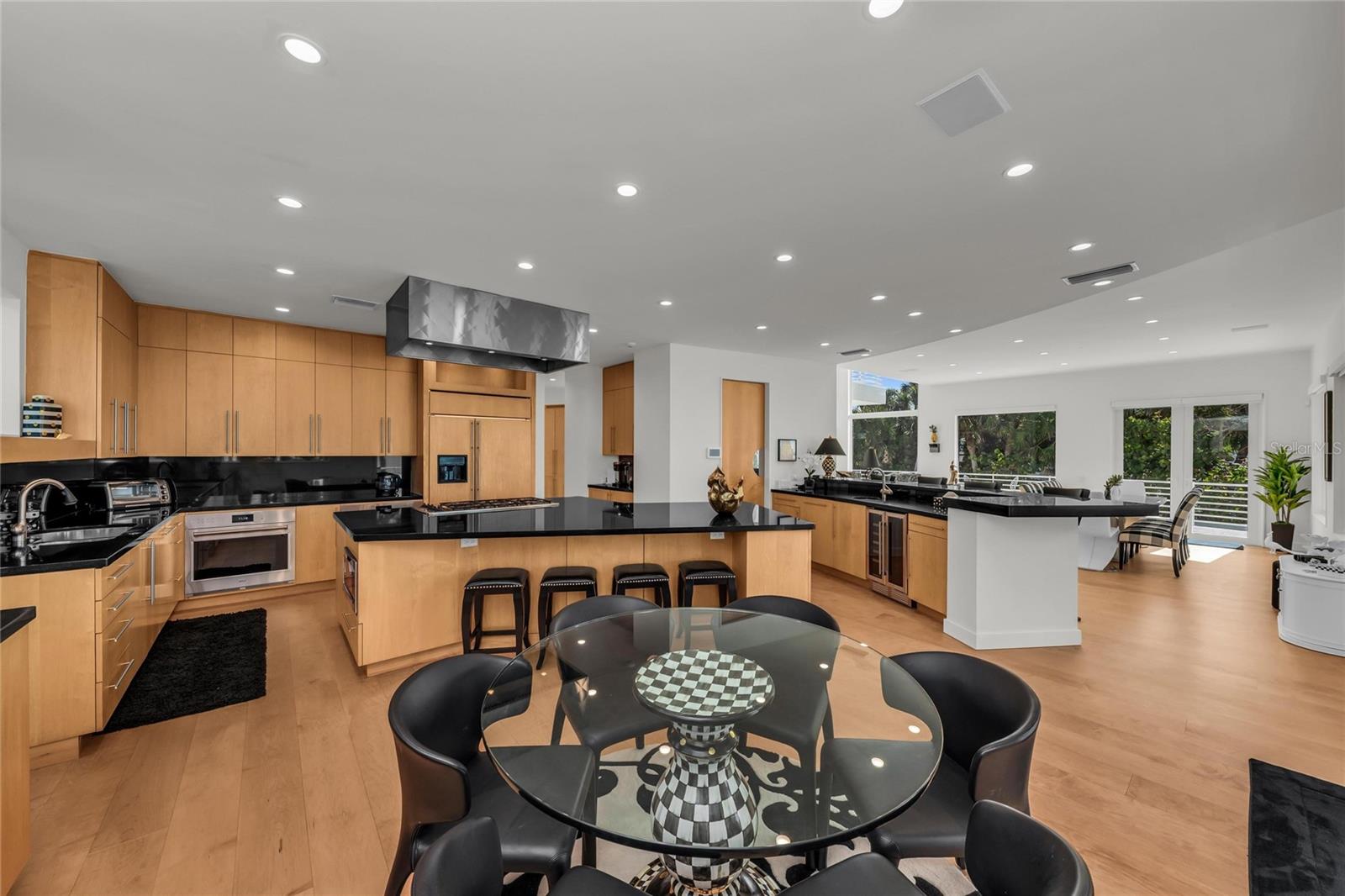 D6145314 Property Photo