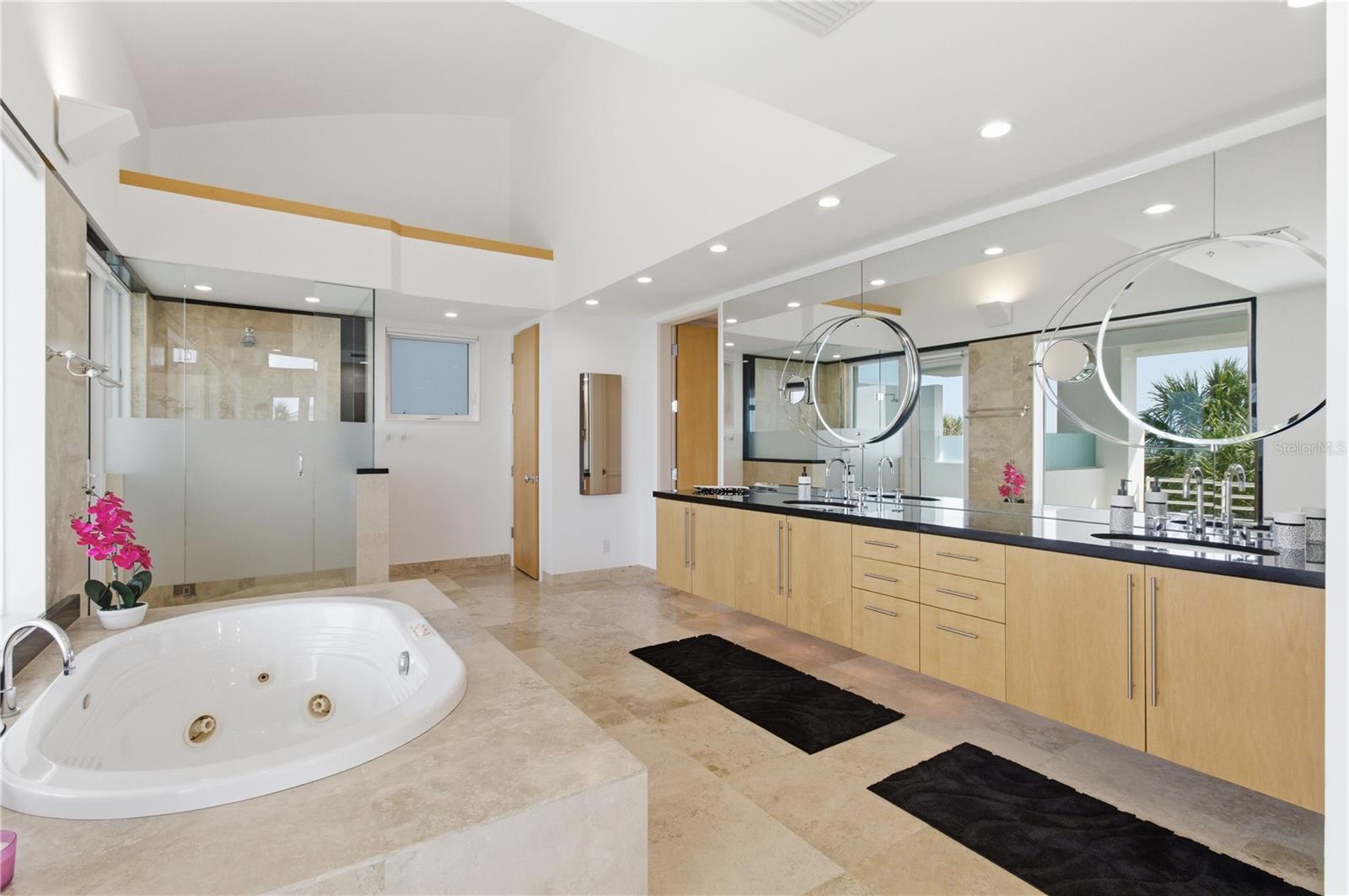 D6145314 Property Photo