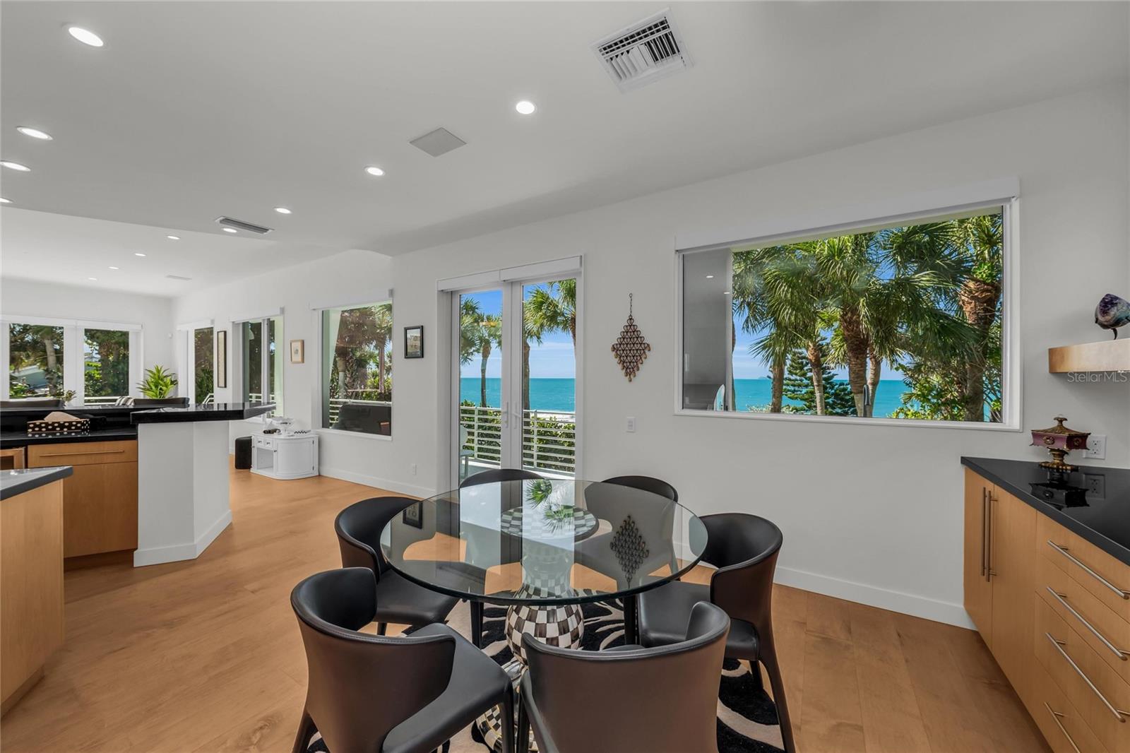 D6145314 Property Photo