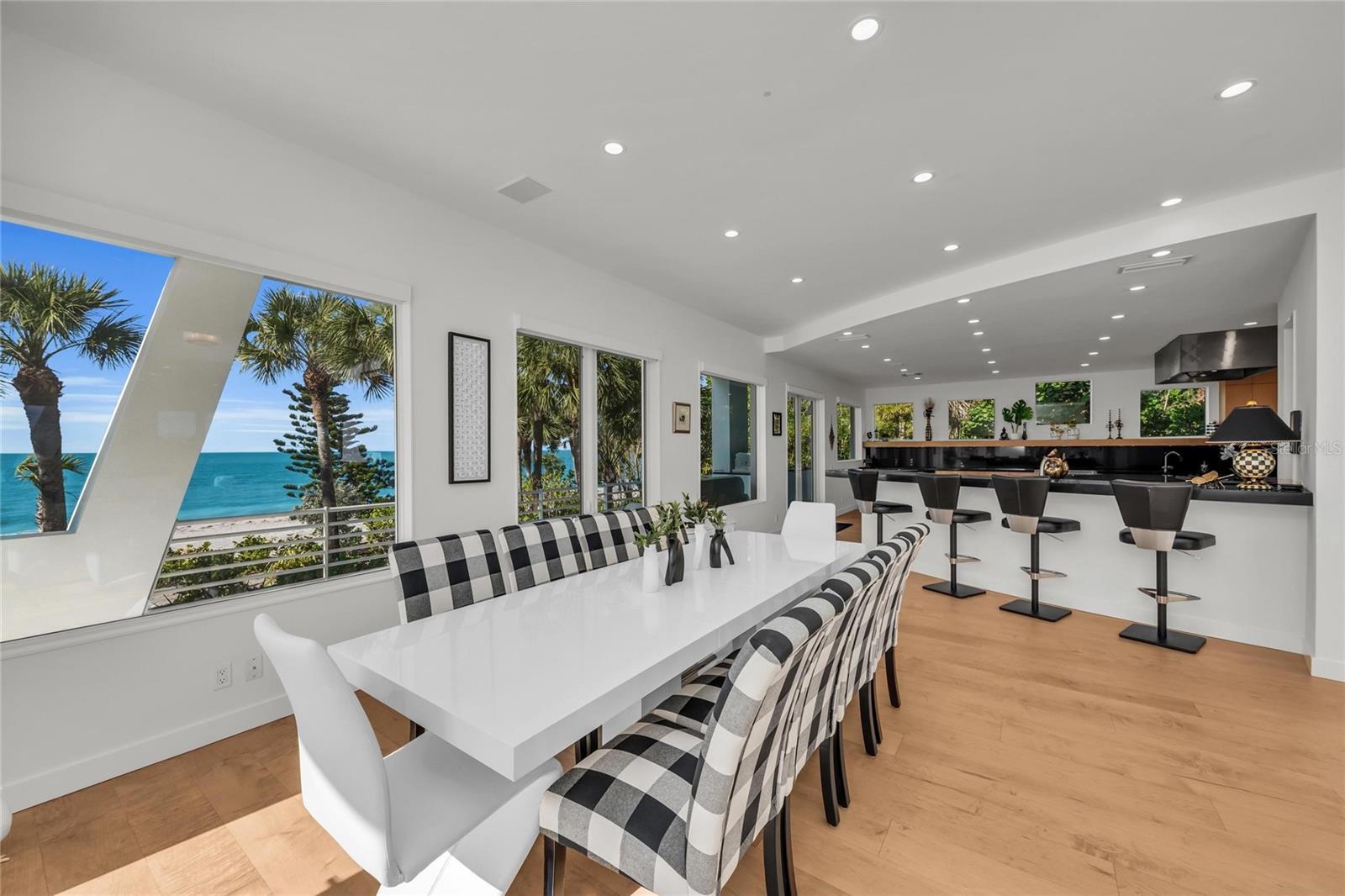 D6145314 Property Photo