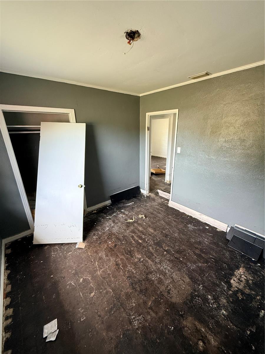 TB8458991 Property Photo