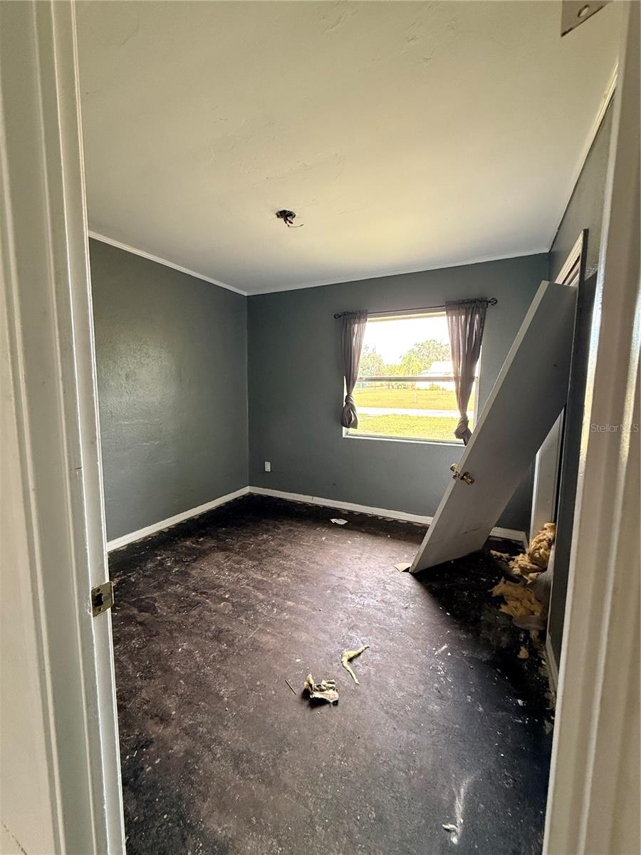 TB8458991 Property Photo