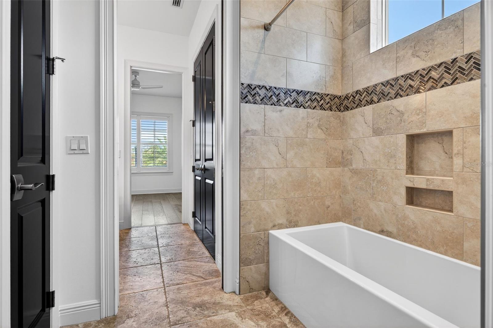 A4676231 Property Photo